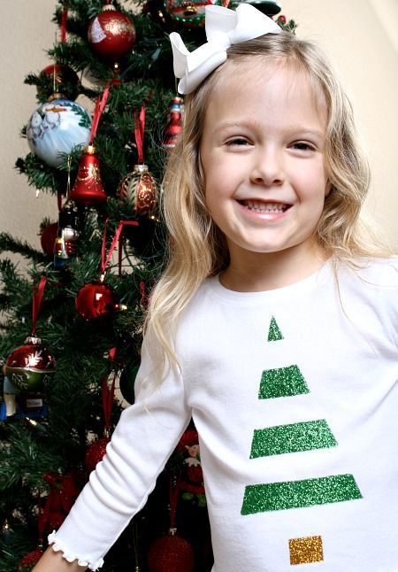 Glitter Christmas Tree Shirt Tutorial -   25 diy christmas shirts
 ideas