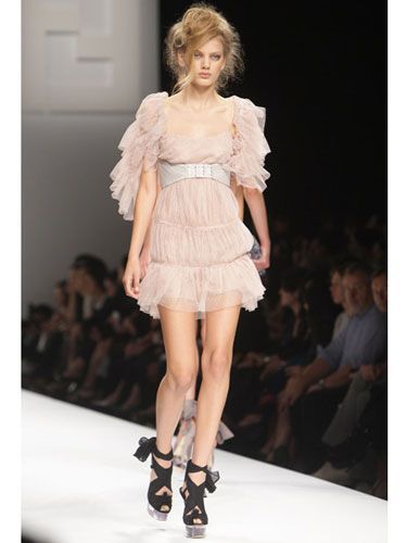 19 romantic style runway
 ideas