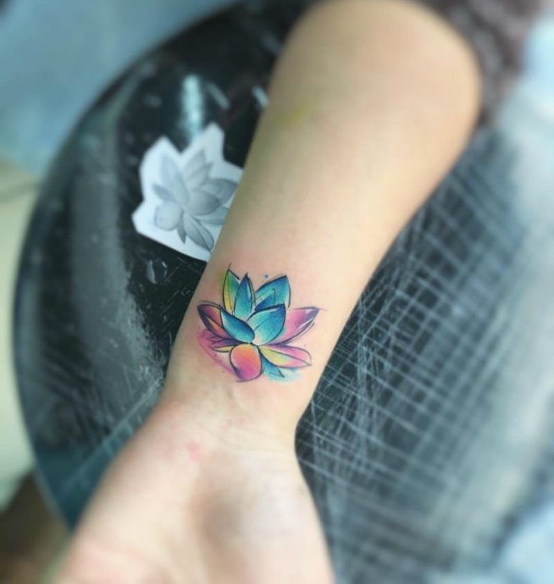 20 faszinierende Designideen f?r ein Aquarell Tattoo -   19 watercolor tattoo lily
 ideas