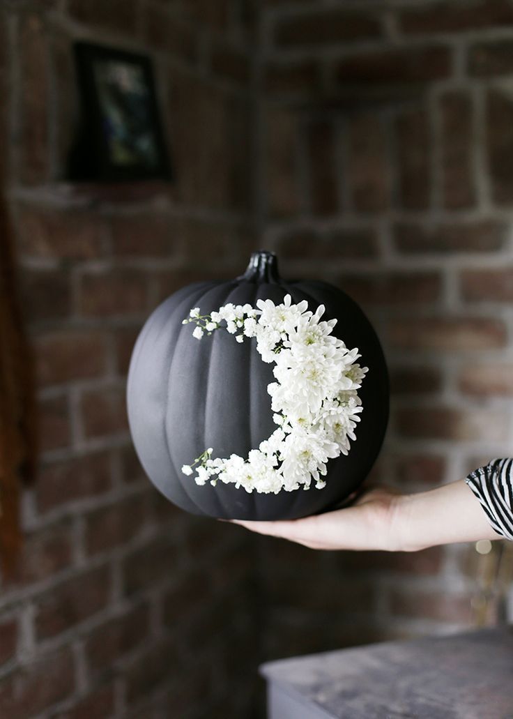 DIY Fresh Floral Moon Pumpkin -   22 boho halloween decor
 ideas