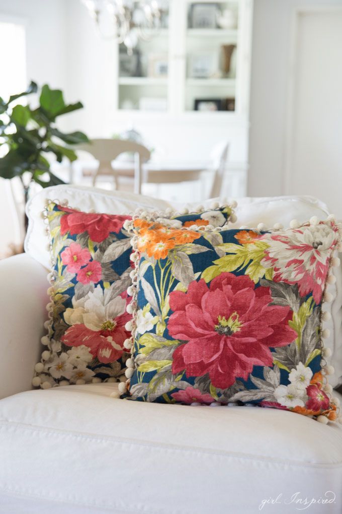 Make Professional Pillows (for a fraction of the cost -   22 decor pillows with trim
 ideas