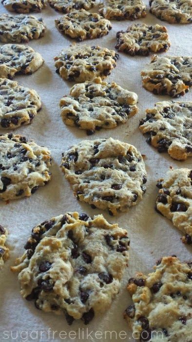 Sugar Free Low Carb Chocolate Chip Cookies -   22 low carb dessert recipes
 ideas