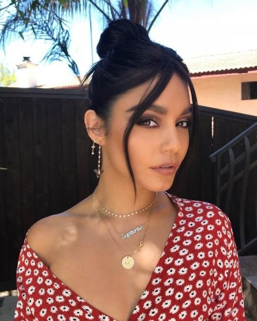 22 vanessa hudgens peinados
 ideas