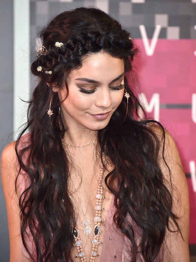 I love Vanessa! Love this Makeup Look! This is my #1 favorite  makeup look on Vanessa and the hair is life. So pretty вќ¤пёЏ -   22 vanessa hudgens peinados
 ideas