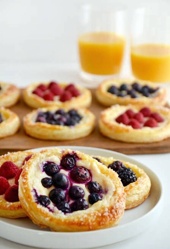 Fruit + Cream Cheese Breakfast Pastries are the perfect addition to your Easter celebration -   23 easter dinner recipes
 ideas