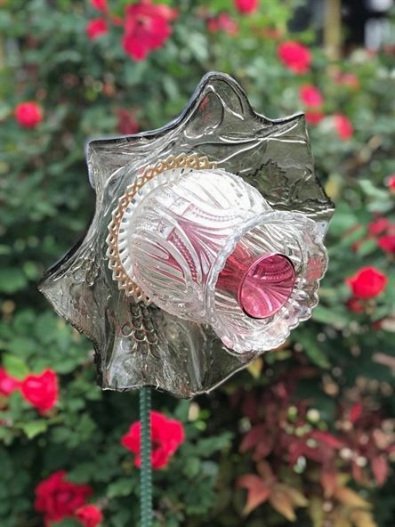 Glass Flower, Garden Art, Glass Garden Flower, Glass Plates, Ceramic Flower, Sun Catcher, Yard Art, Garden Art -   24 flower garden crafts ideas