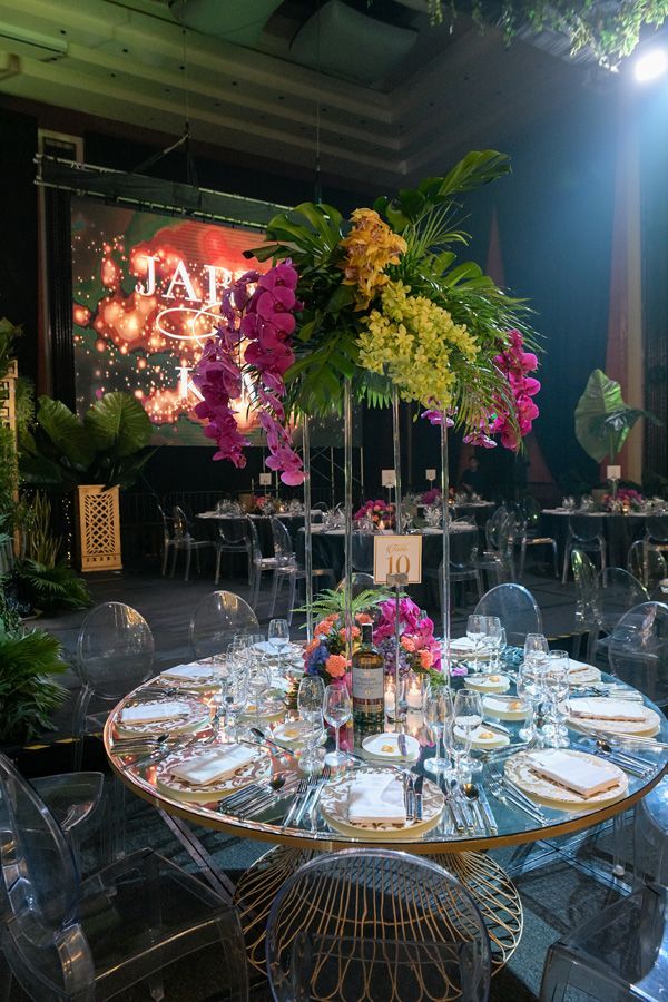 This Couple Invited 1,200 Guests to Their Magnificent Indoor Garden Wedding! -   24 indoor garden wedding
 ideas