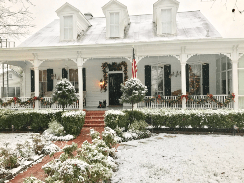An Old Fashioned Southern Christmas -   24 southern victorian decor
 ideas