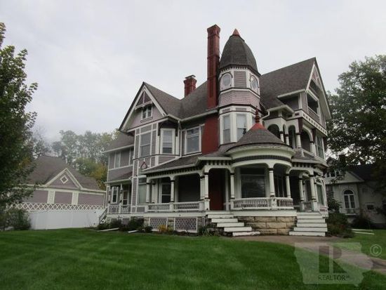 401 E Burlington Ave, Fairfield, IA 52556 -   24 southern victorian decor
 ideas