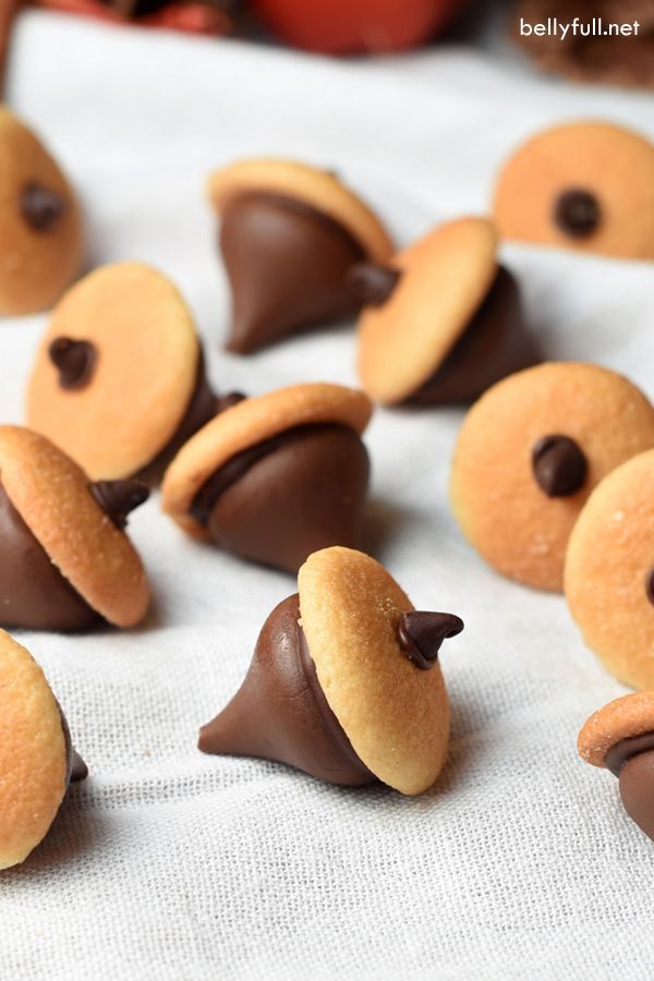 Chocolate Acorns -   19 thanksgiving crafts sweet treats
 ideas