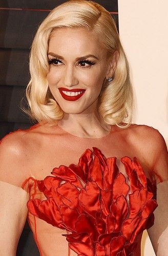 46 year-old Gwen Stefani styled her bob into glam retro style waves which looked -   22 retro style glamour
 ideas