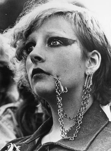 19 mugrientas y fren?ticas fotos antiguas de los inicios del 'Punk' -   23 estilo punk style
 ideas