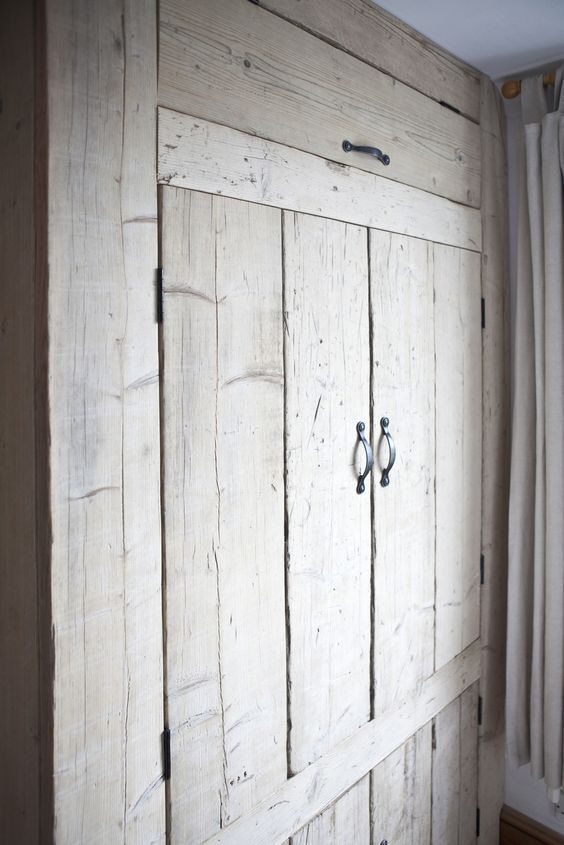 rustic built in bedroom wardrobe made from reclaimed and repurposed materials. -   23 rustic fitness wardrobes
 ideas