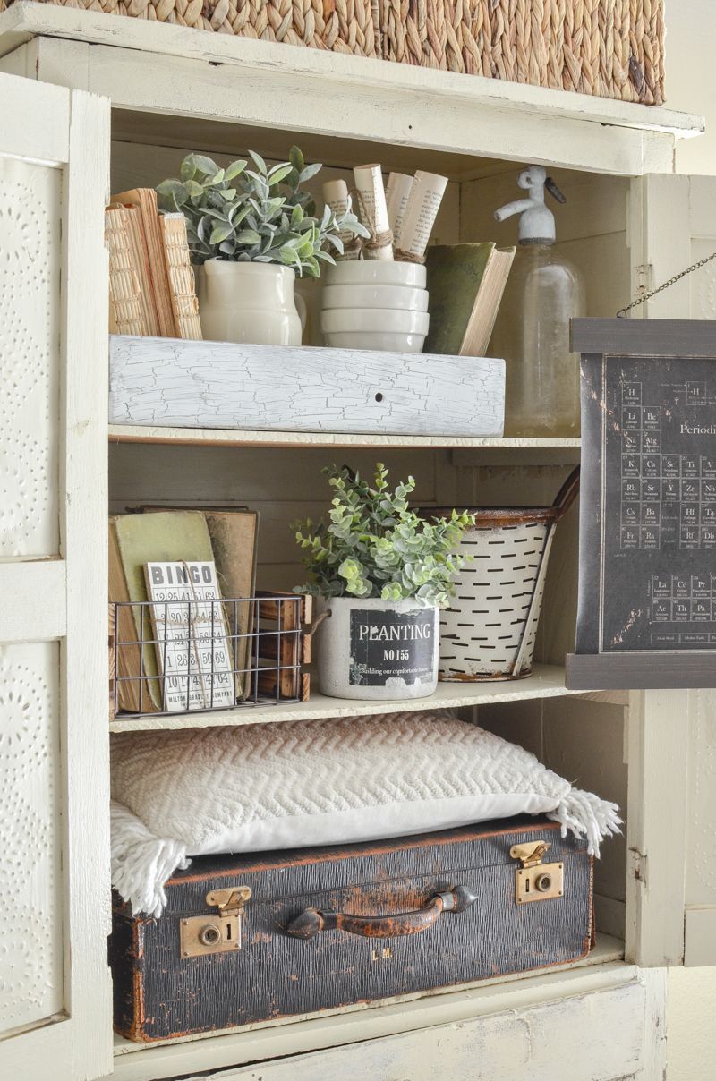 A Pretty Corner in the Front Room -   24 antique modern decor
 ideas