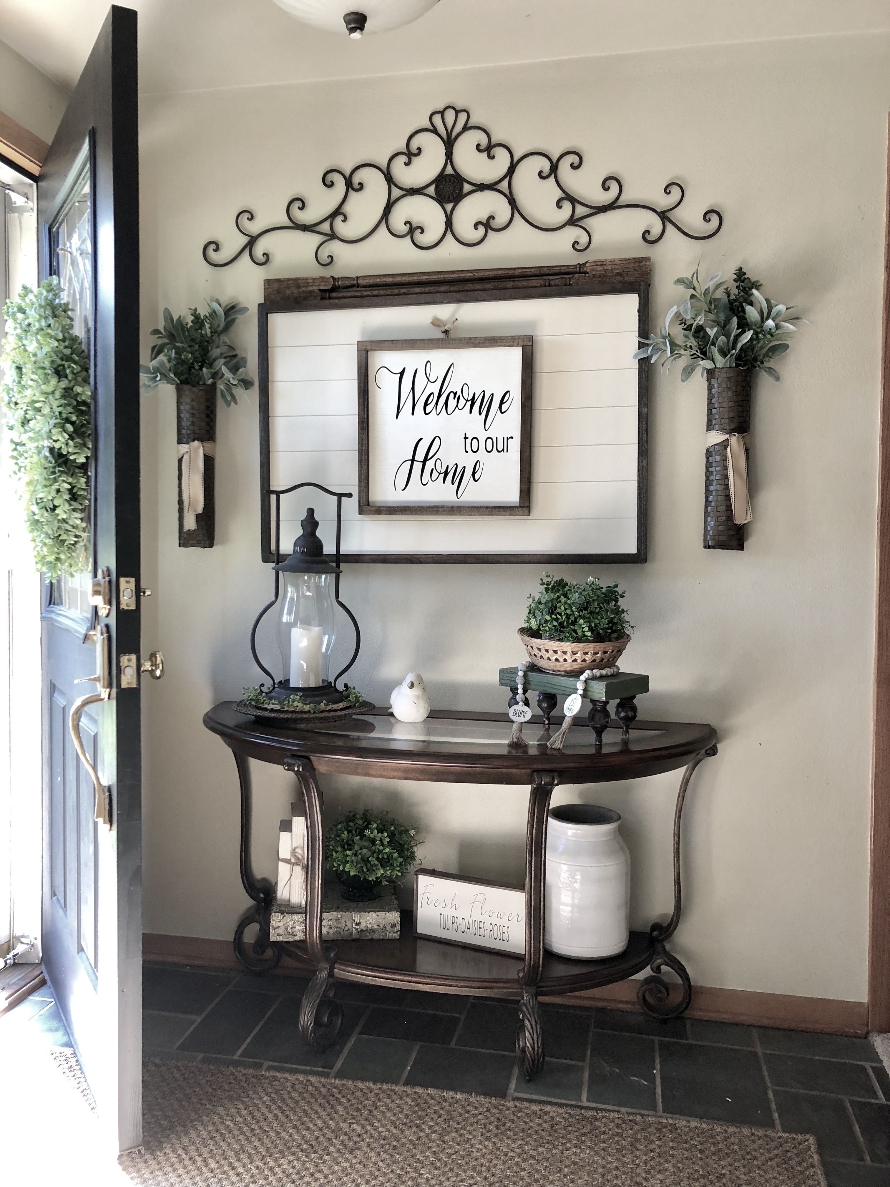 24 entryway table decor
 ideas