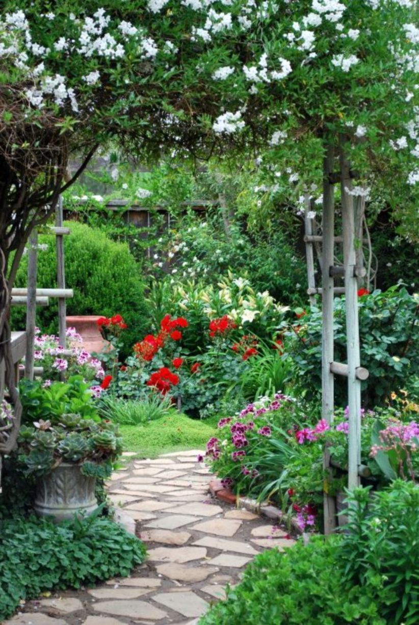 24 outdoor garden spaces
 ideas