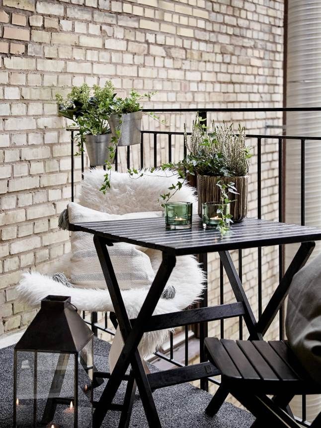 small airy space in center of town -   24 simple balcony decor
 ideas