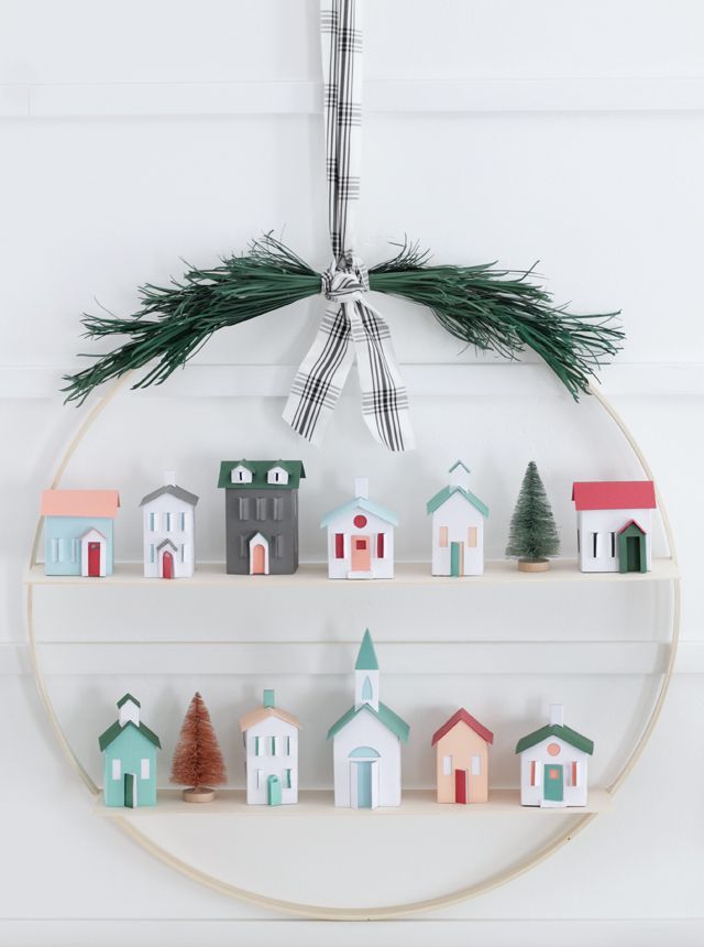 DIY Christmas Hoop Wreath - My Sister's Suitcase -   19 diy christmas village
 ideas
