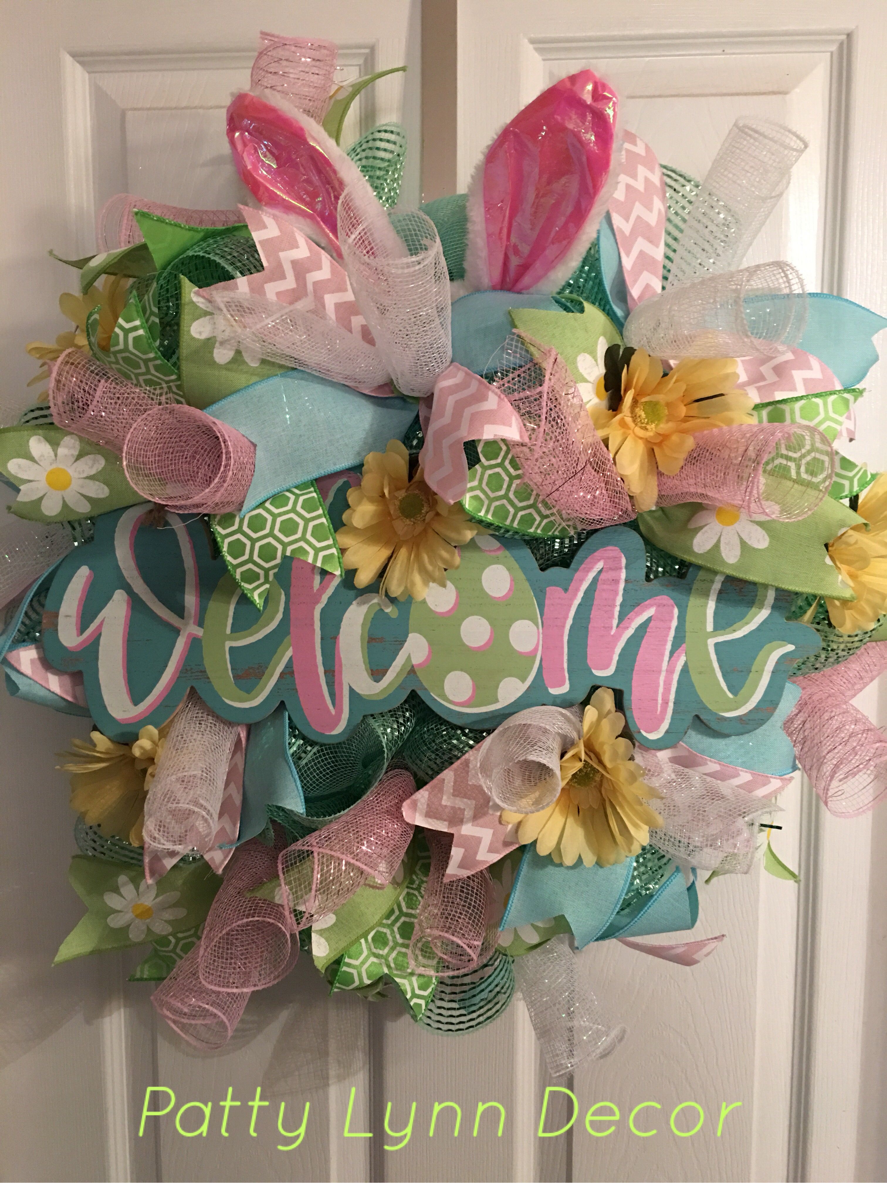 Easter Welcome wreath. -   20 fabric crafts Easter front doors
 ideas