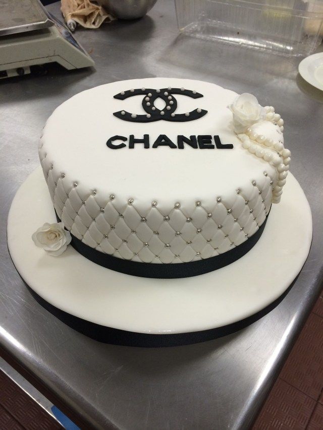 21+ Inspiration Image of Chanel Birthday Cake -   7 cake Fondant fashion
 ideas