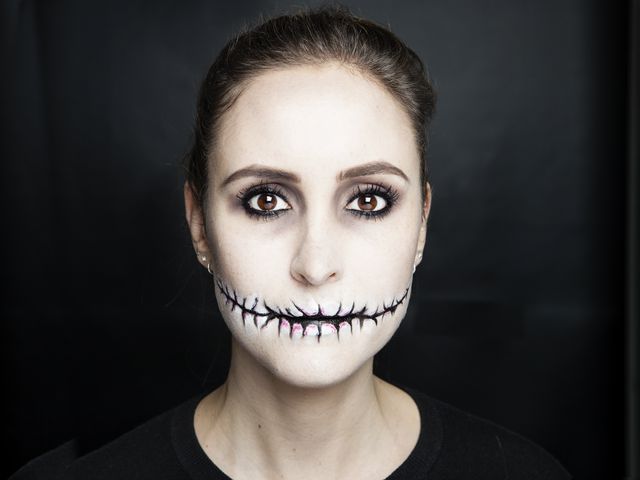 Halloween how-to: Stitched mouth makeup -   10 makeup Paso A Paso halloween
 ideas