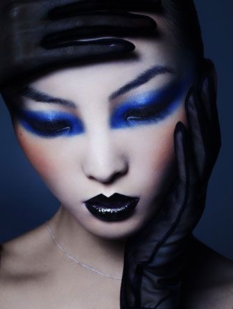 45 Lovely Blue Makeup Looks this Now -   10 makeup Paso A Paso halloween
 ideas
