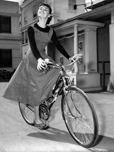 Audrey Hepburn on Set of Film Sabrina 1954 (Dress by Givenchy) Photo -   11 holiday Girl audrey hepburn
 ideas