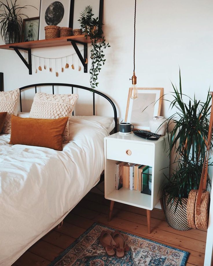 18 Woollen Throw Bedroom Ideas -   11 plants Room decor
 ideas