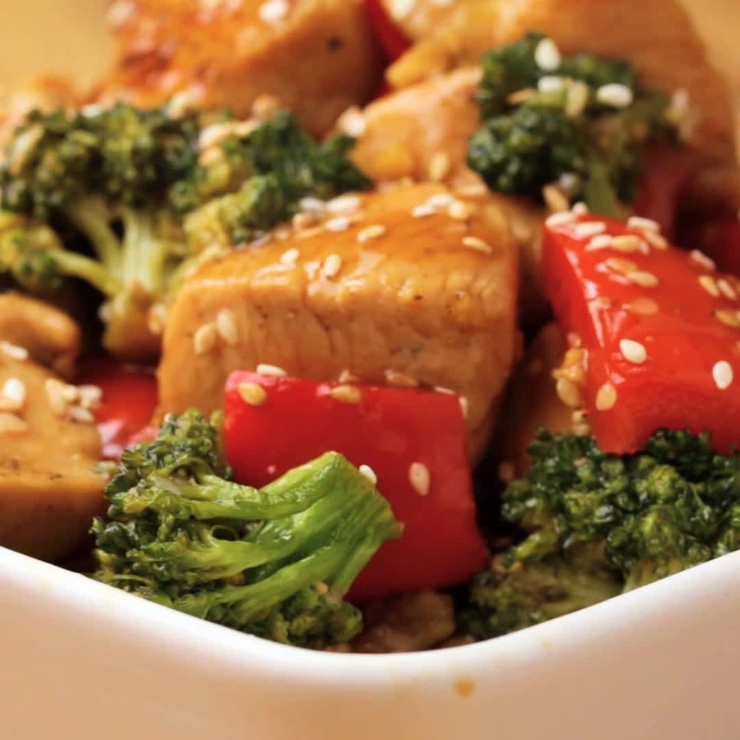 One-Pan Chicken And Broccoli Stir Fry -   12 healthy recipes Broccoli stir fry ideas