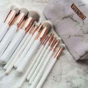 14 beautiful makeup Brushes
 ideas