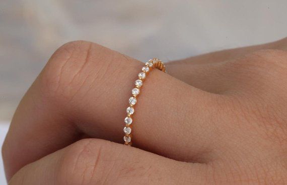 14 dainty wedding Bands
 ideas