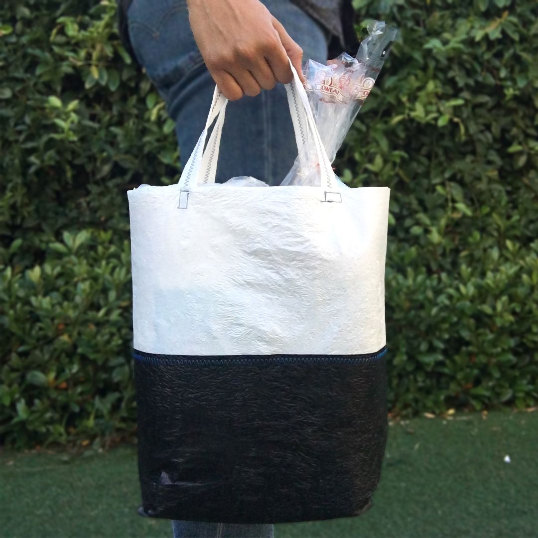 Turn Plastic Sacks Into A Recycled Tote -   16 diy projects Videos clothes
 ideas