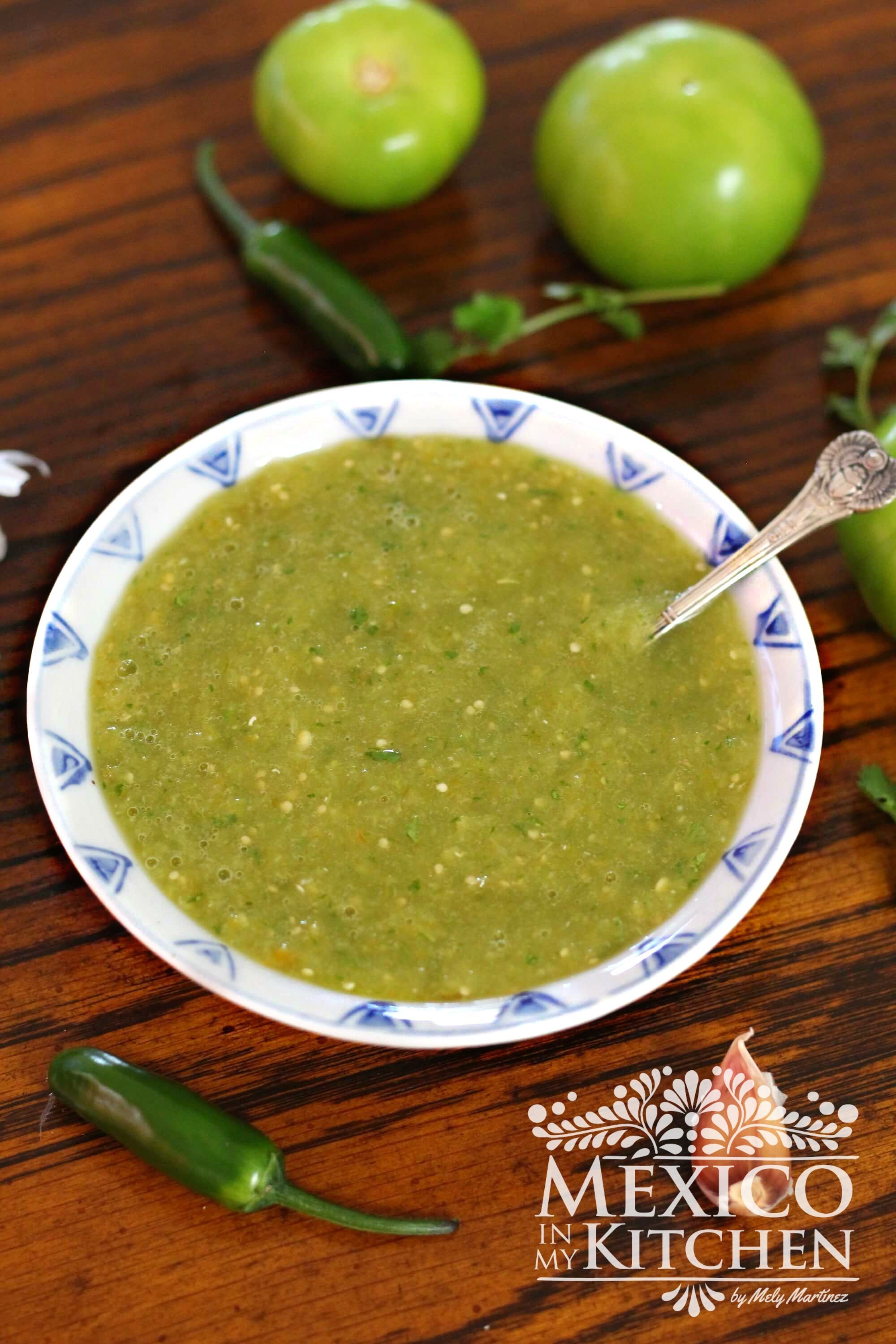 How to make spicy tomatillo salsa verde -   10 healthy recipes Mexican salsa ideas