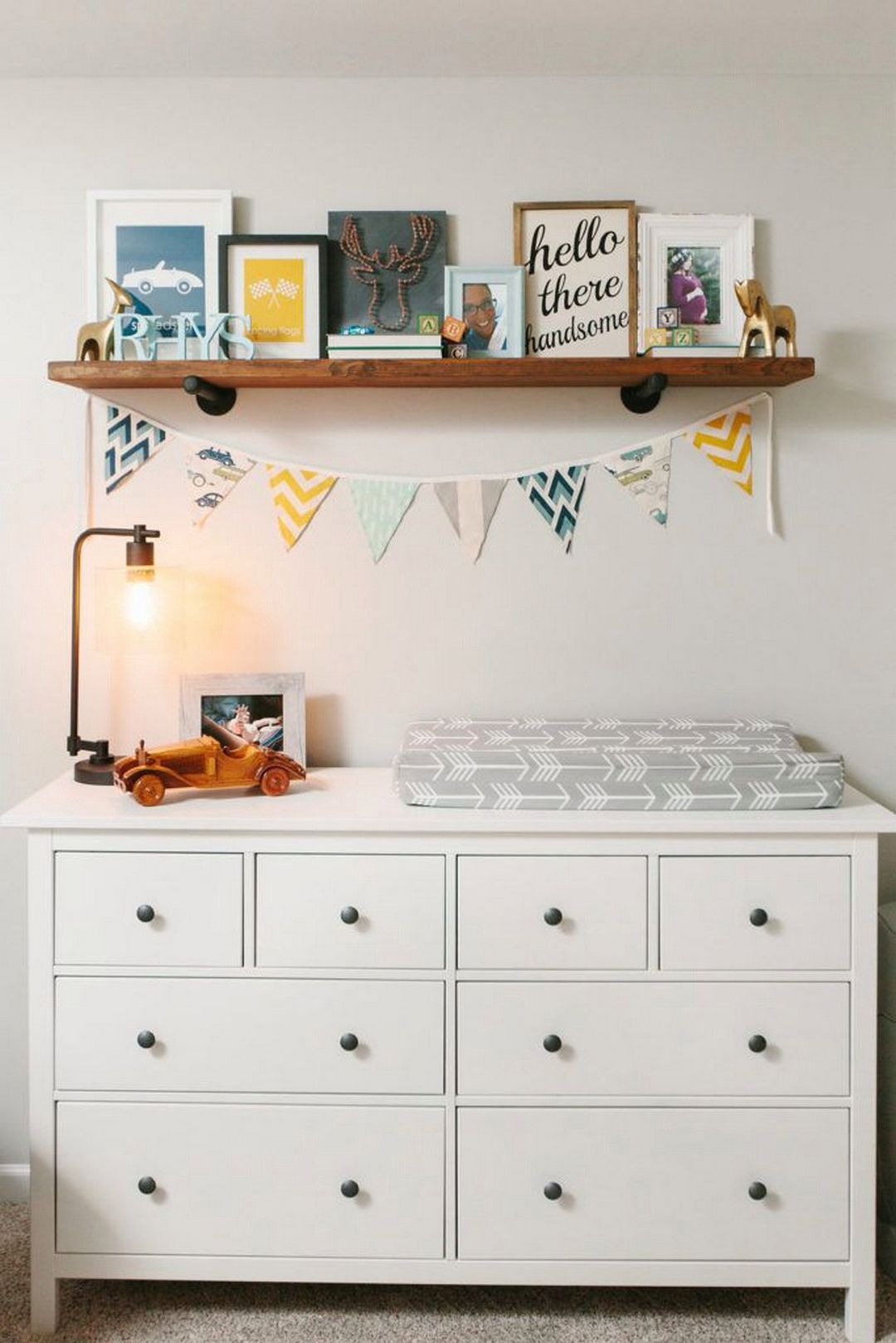 10 Ways You Can Reinvent Nursery Decor Without Looking Like An Amateur -   10 room decor Photos layout ideas