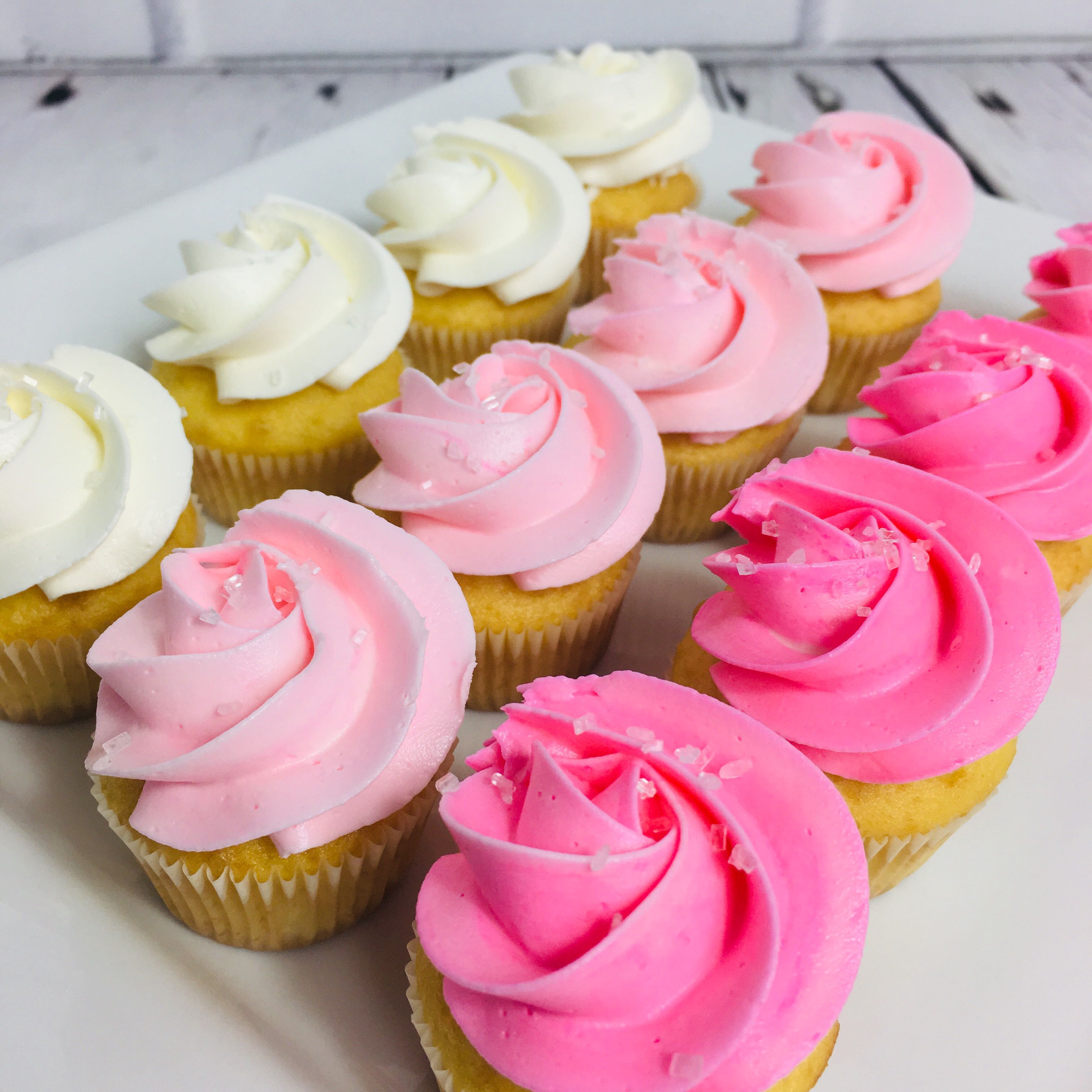 Kaleandcupcakemama on Instagram. Rosette mini cupcakes! Wilton 2D. -   11 cake Yellow pink ideas