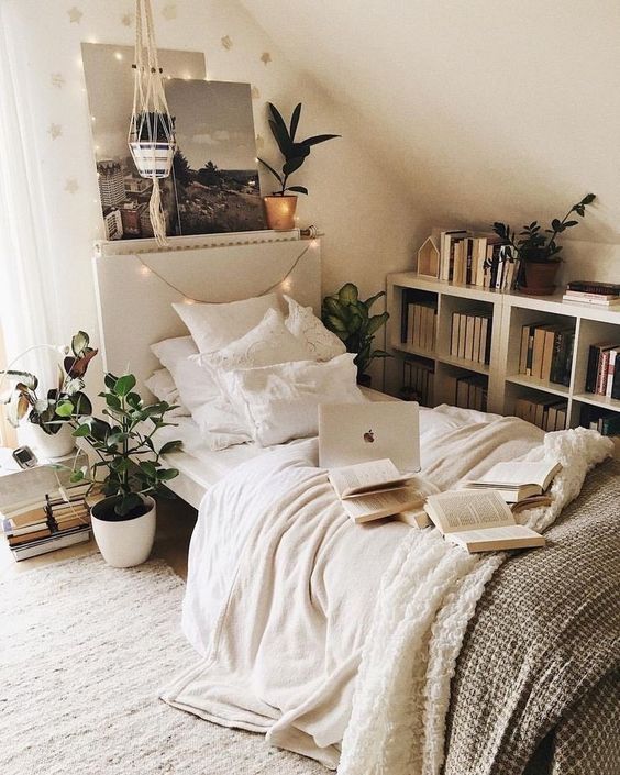 34+ Small Bedroom Ideas to Make Your Home Look Bigger -   11 small room decor Quarto ideas
