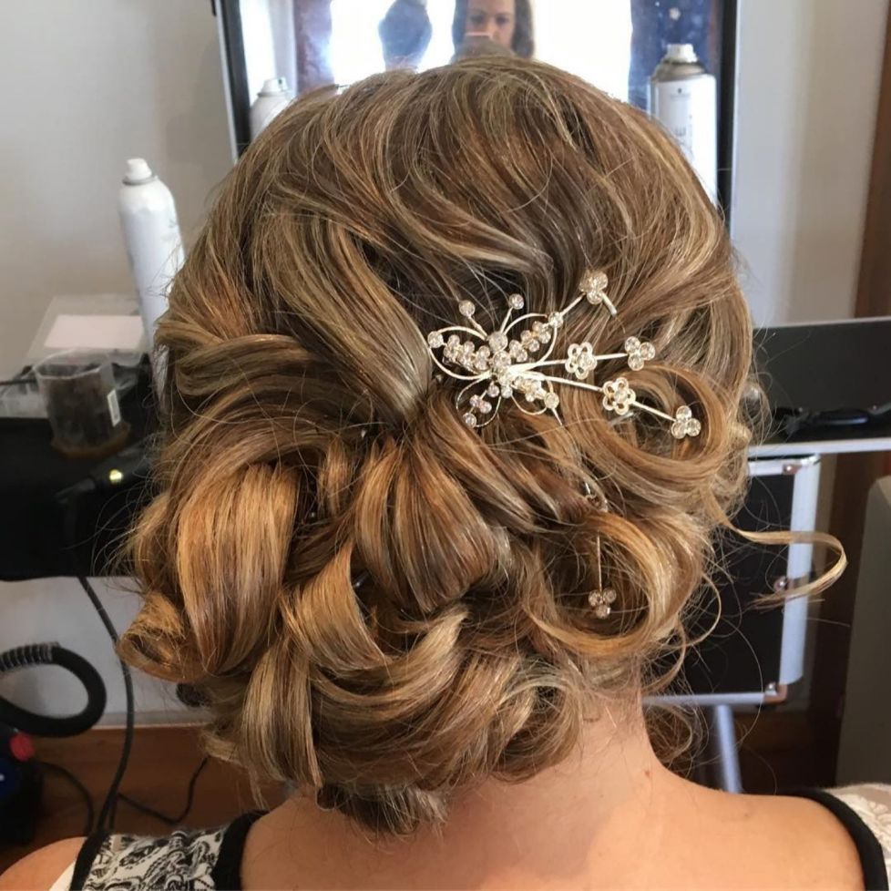 50 Ravishing Mother of the Bride Hairstyles -   13 hairstyles Curled side ideas