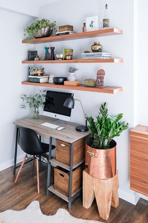 48 Brilliant Home Office Decoration Ideas -   13 plants Decor desk ideas