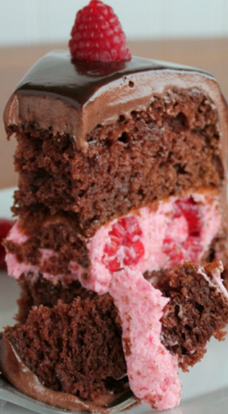 Raspberry-Filled Chocolate Mousse Cake -   14 cake Cupcake raspberry filling ideas