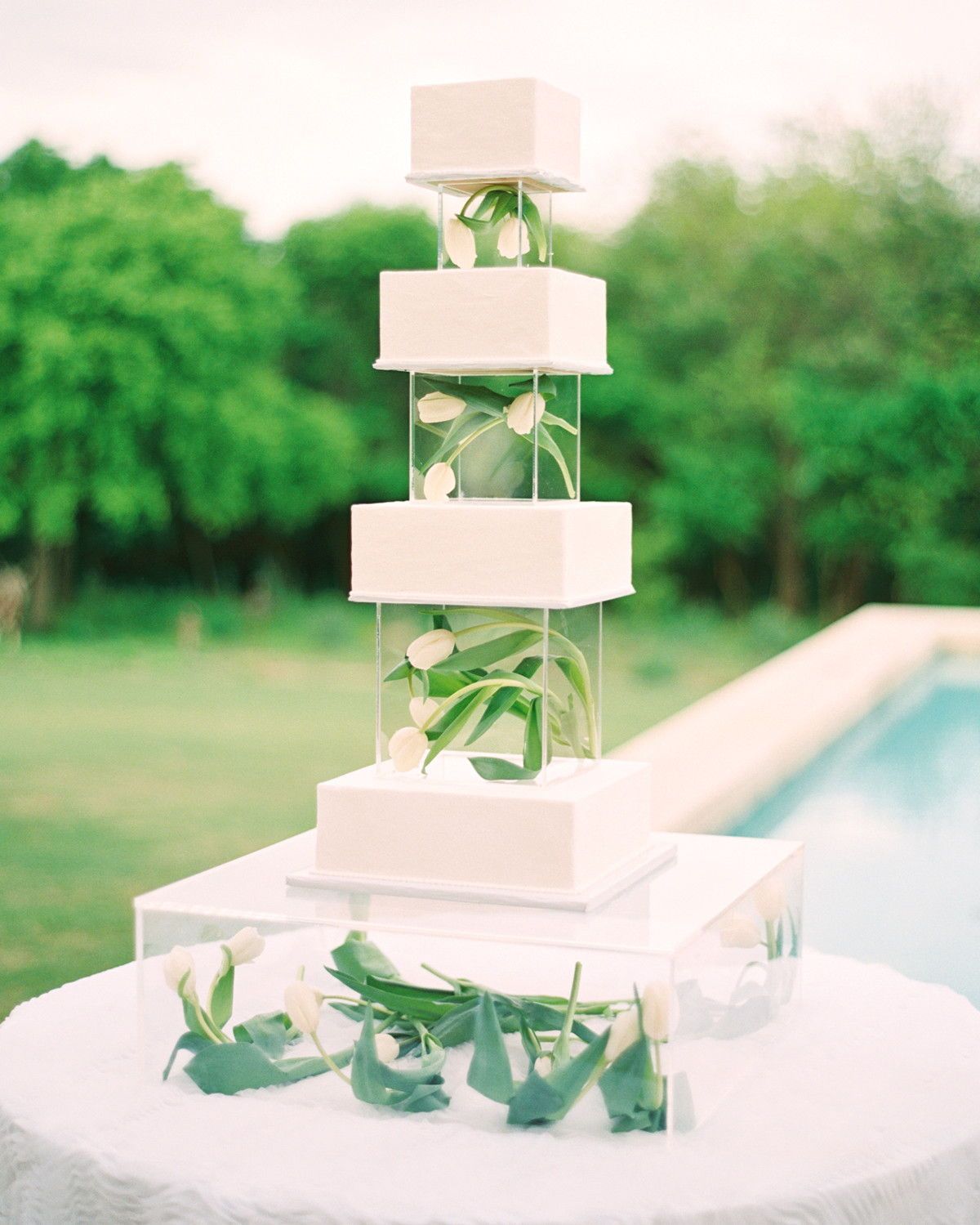 Lucite Wedding Ideas for the Minimalist Couple -   16 cake Simple martha stewart ideas