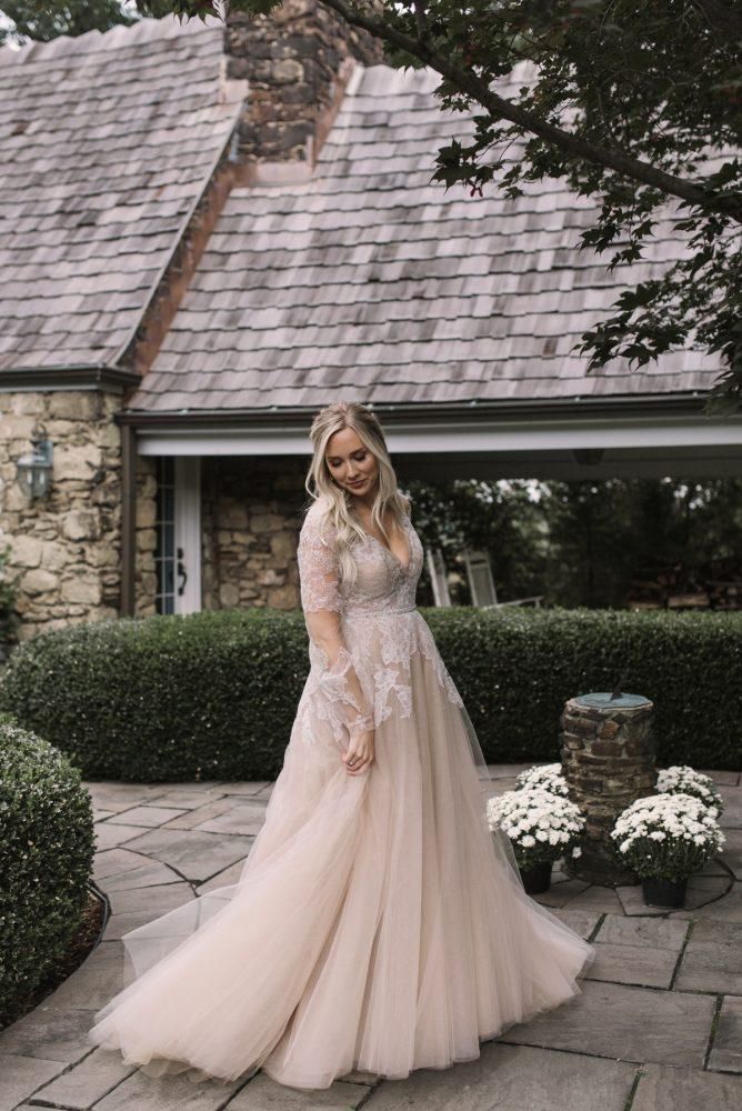 Long Sleeve Lace Low Back Plus Size Wedding Dress -   16 dress Plus Size long ideas