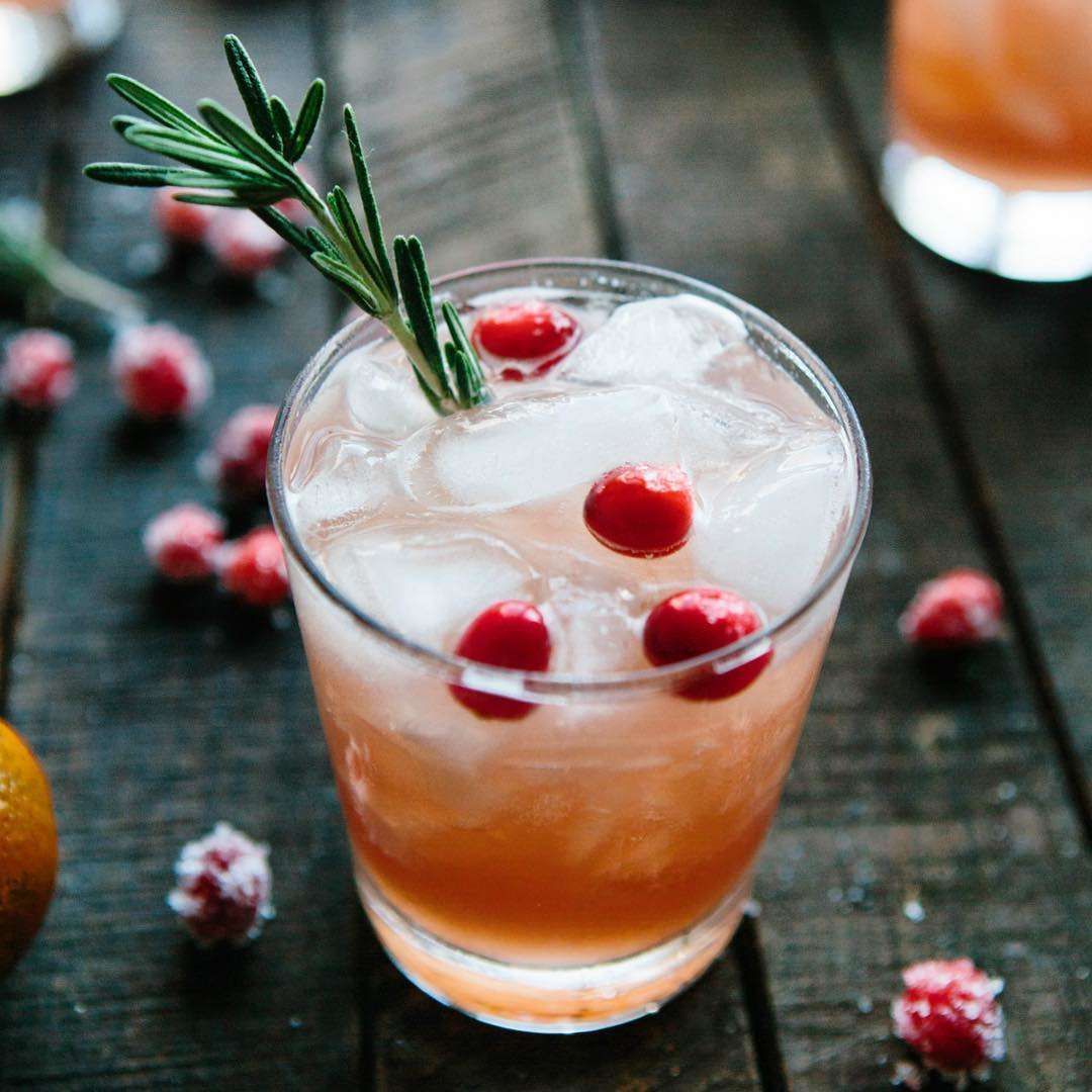 Easy 3-Ingredient Sparkling Wine Cocktails to Make You Look Fancy -   16 holiday Drinks meme ideas