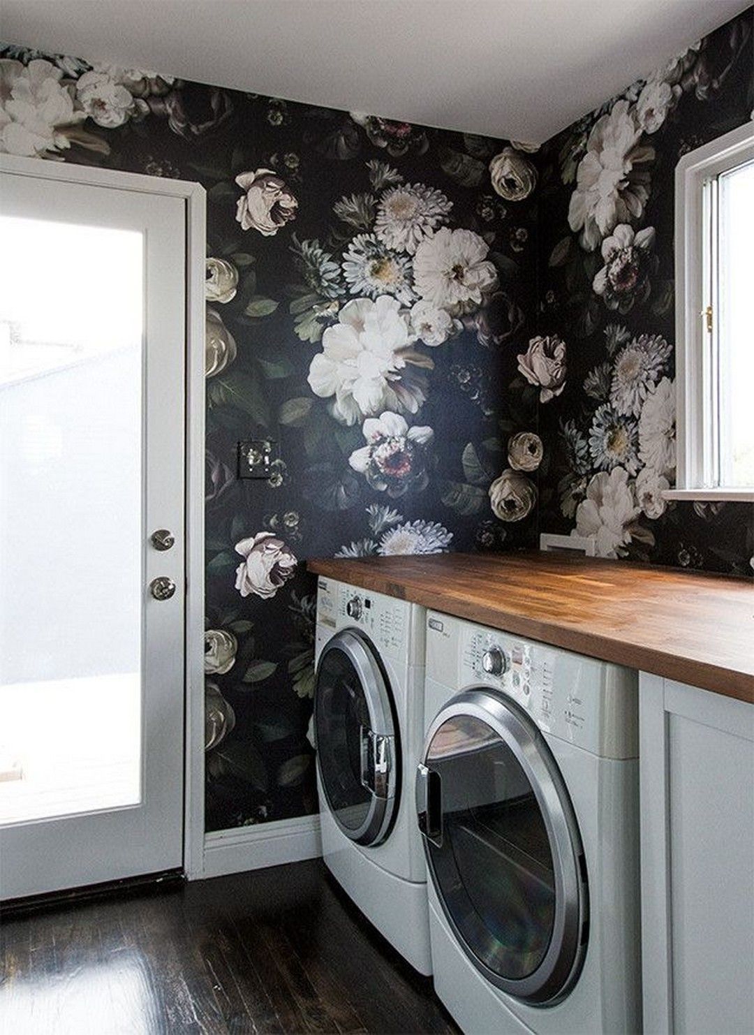 27 Laundry Room Decorating Ideas To Help Organize Space -   16 room decor Wall paper ideas