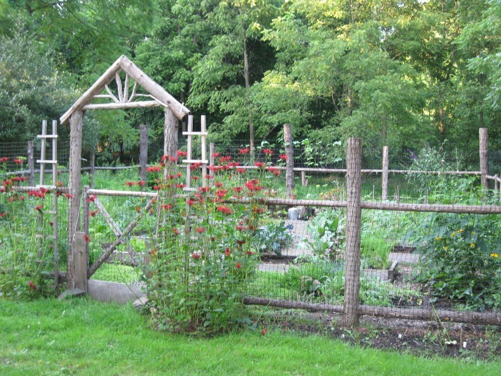 47 Stylish Vegetable Garden Design Ideas You Must Try -   19 garden design Vegetable fence ideas