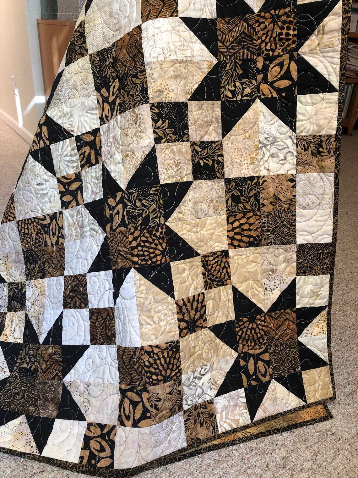 Try this easy PDF quilt pattern which uses fat quarters or yard requirements are provided. Simply Stunning Quilt Pattern 434e -   22 fabric crafts Easy fat quarters ideas