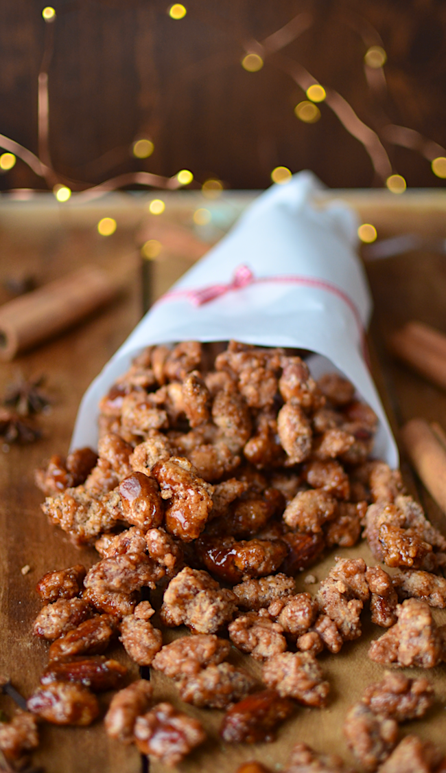 Amazing Roasted Almonds {German Christmas Market Style} -   22 german holiday Food ideas