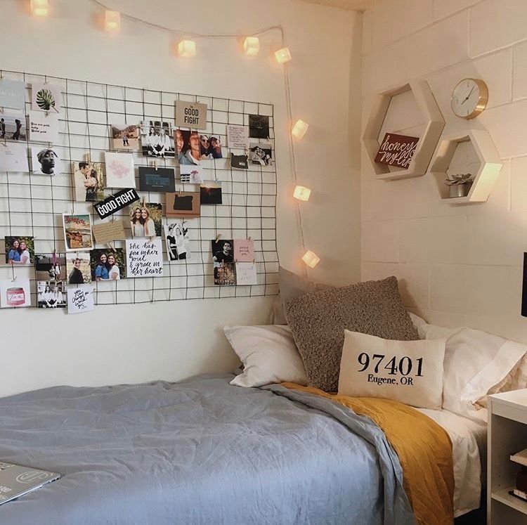 52 Dorm Room Essentials Create a Stylish Space for Lounging, Studying & Sleeping -   10 room decor Colorful bedding ideas