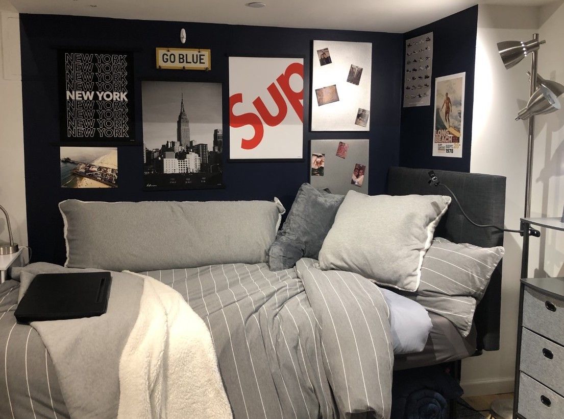 Easy Ways to Make a Guy's Dorm Room Look Great in 2019 -   10 room decor Urban loft ideas