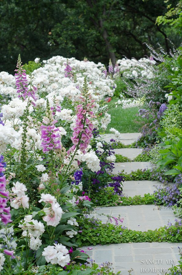 How to Create a Romantic English Garden -   13 garden design House grass ideas