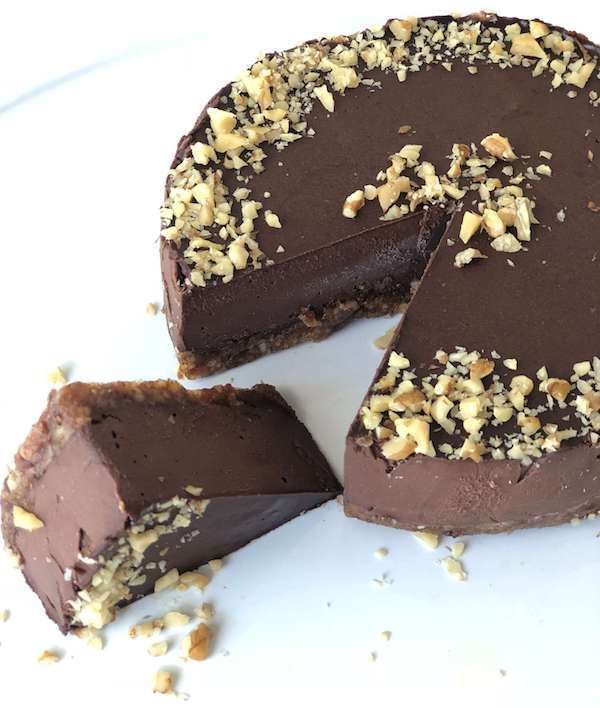 You Can Eat This Vegan Chocolate Truffle Cake Every Day, It's That Good For You -   14 raw desserts Healthy ideas
